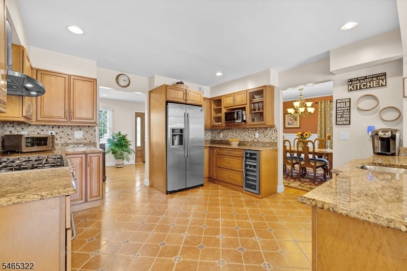 124 Mountain Ave