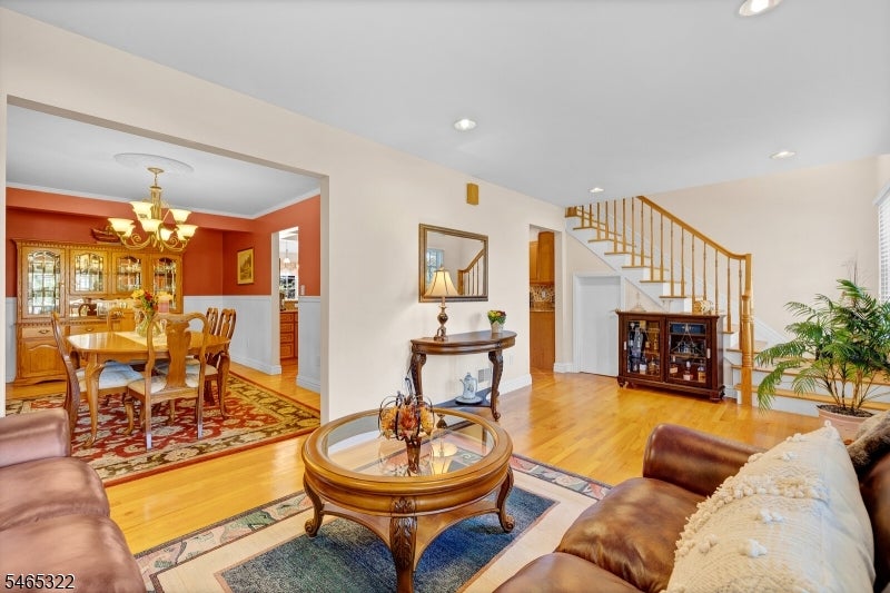124 Mountain Ave