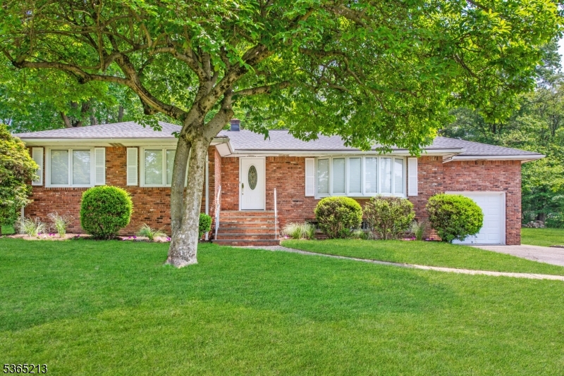 48 Woodmont Rd