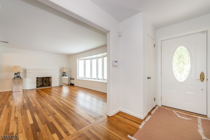 48 Woodmont Rd