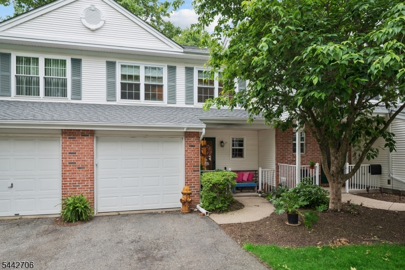 19 Maple Ln
