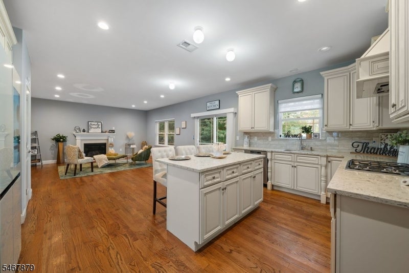 628 New Dover Rd