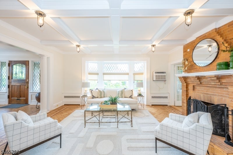 16 Upper Mountain Ave