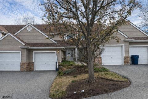 113 Bourne Ci Hardyston Twp. NJ 07419