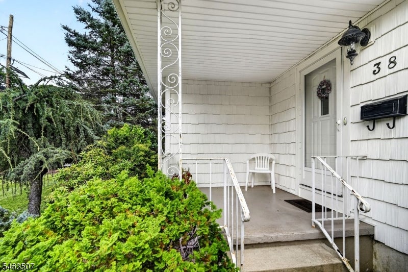 38 Sherwood Ave