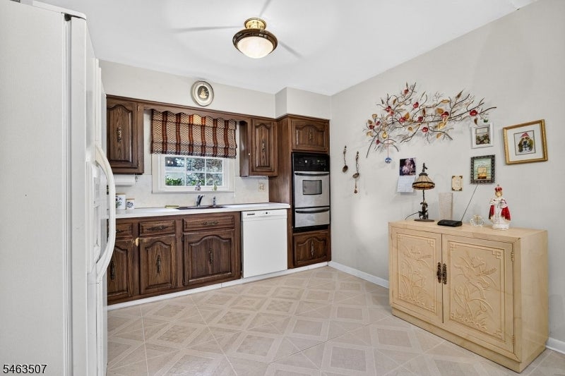 38 Sherwood Ave