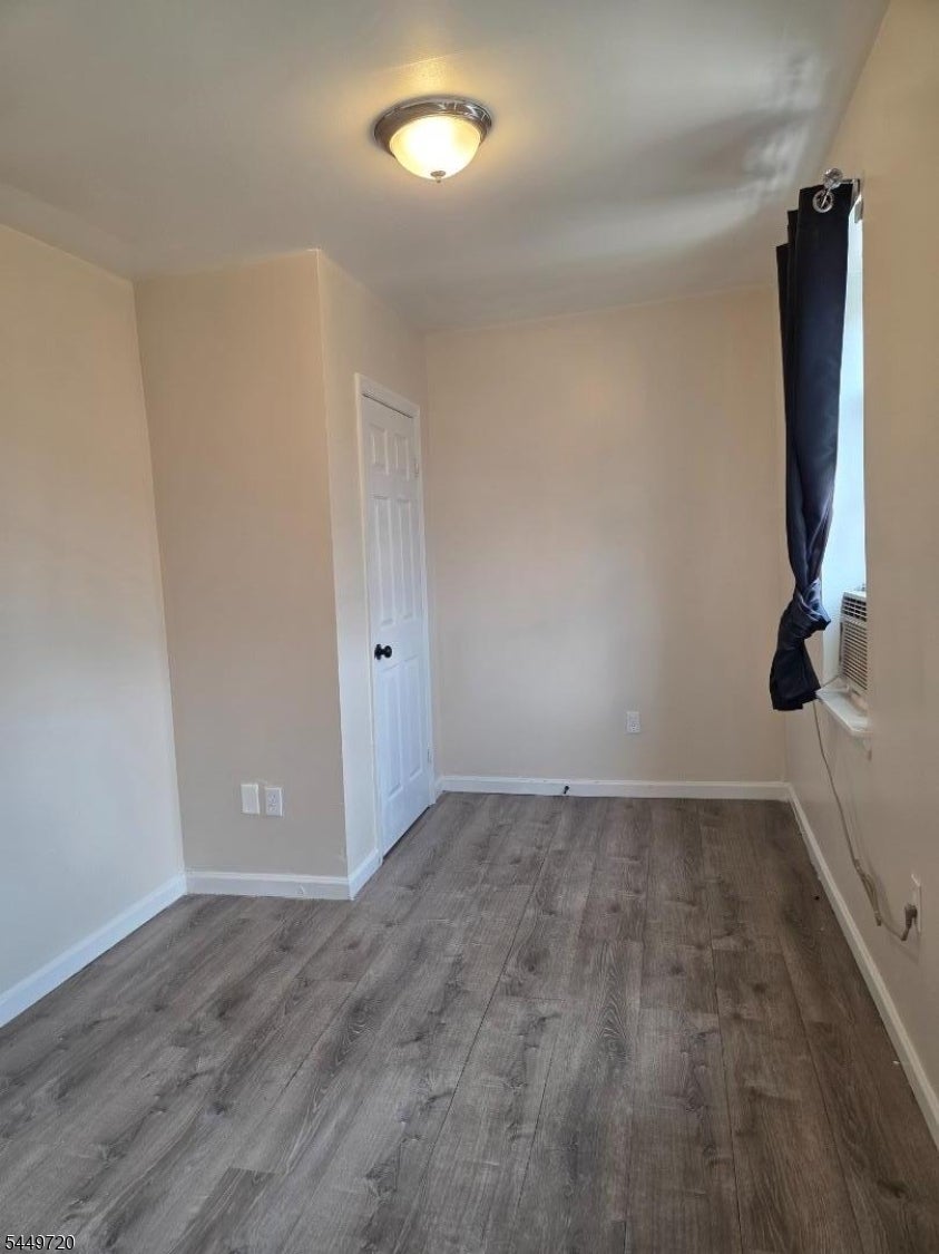 18 Van Houten St 4