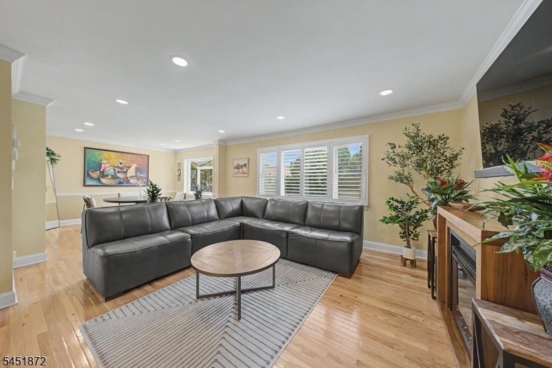3 Rose Ct