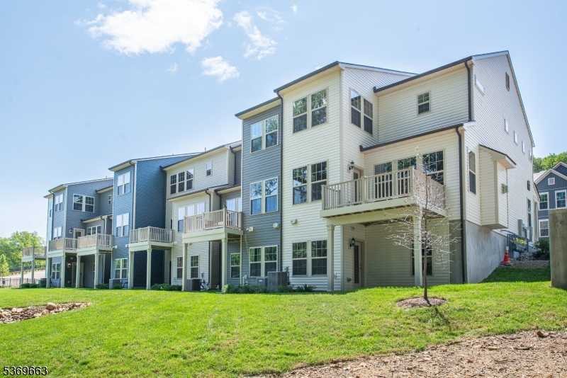 12 Gauer Ct