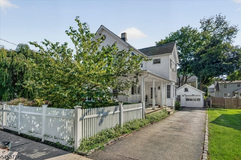 28 Leary Ave