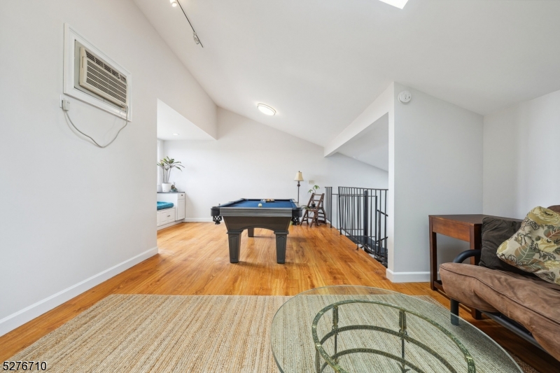 41 Mount Kemble Ave 405