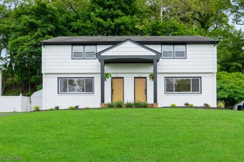 54 Park Ter Caldwell Boro Twp. NJ 07006