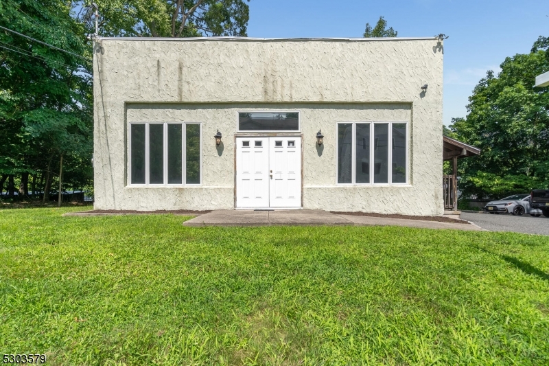 23 Pawnee Ave