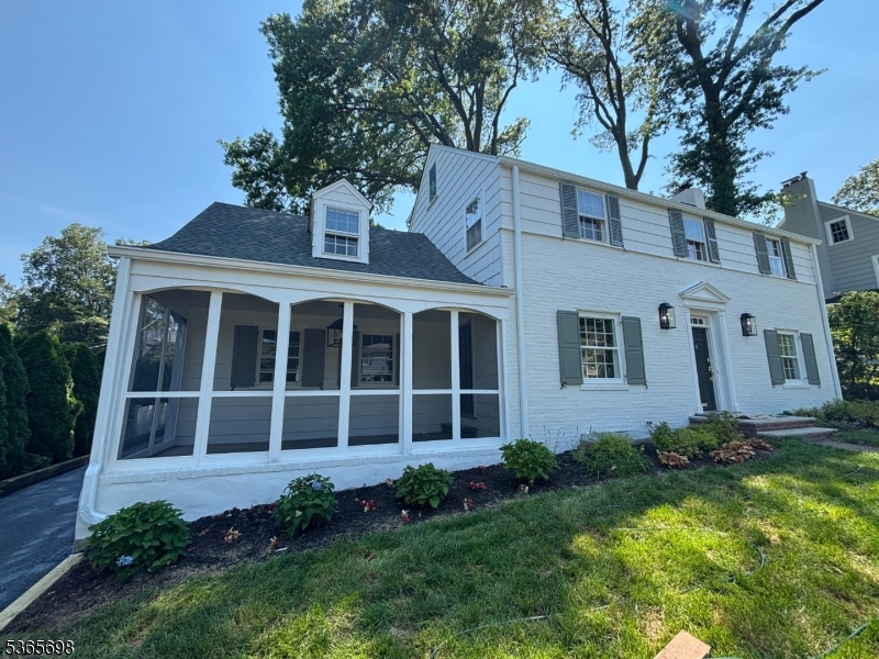 4 N Brookwood Dr