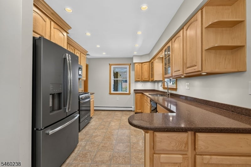 12 Raritan Ave
