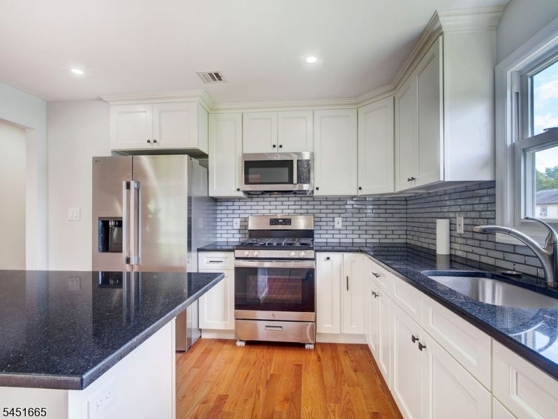 237 N 8Th St 2
