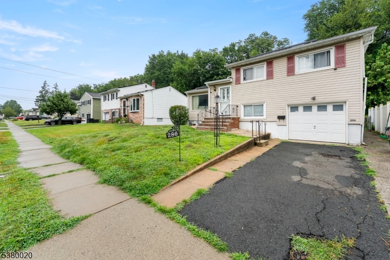 286 Mclean Pl
