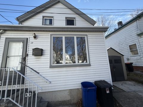 Photo of 17 De Groot Pl, Passaic, NJ 07055 (MLS # 4004585)