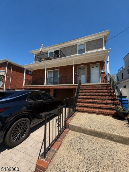25 Spring St A