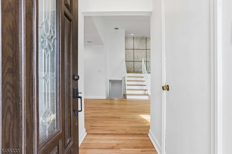 84 Howard Pl