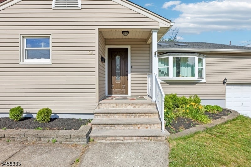 84 Howard Pl