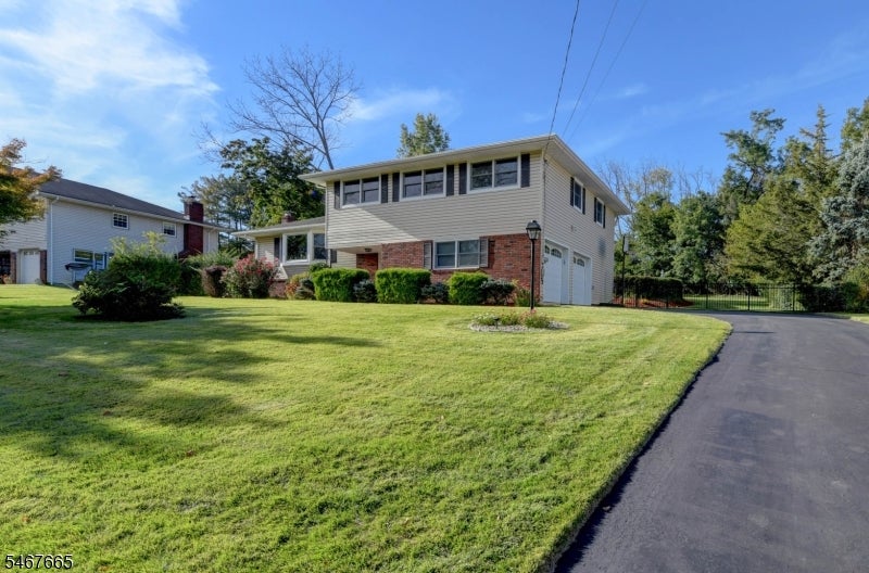 20 Rockaway Pl