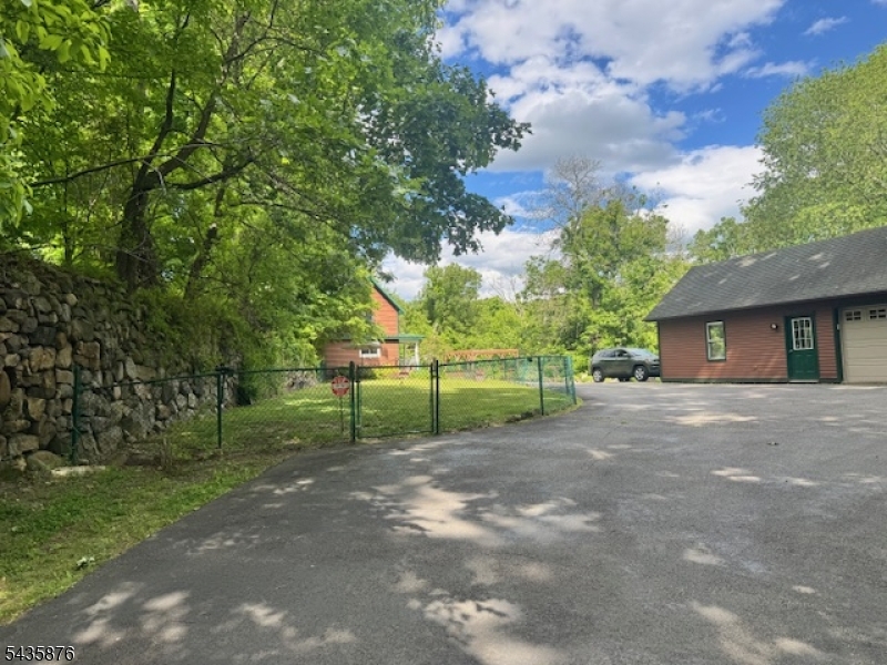 39 Lavin Rd