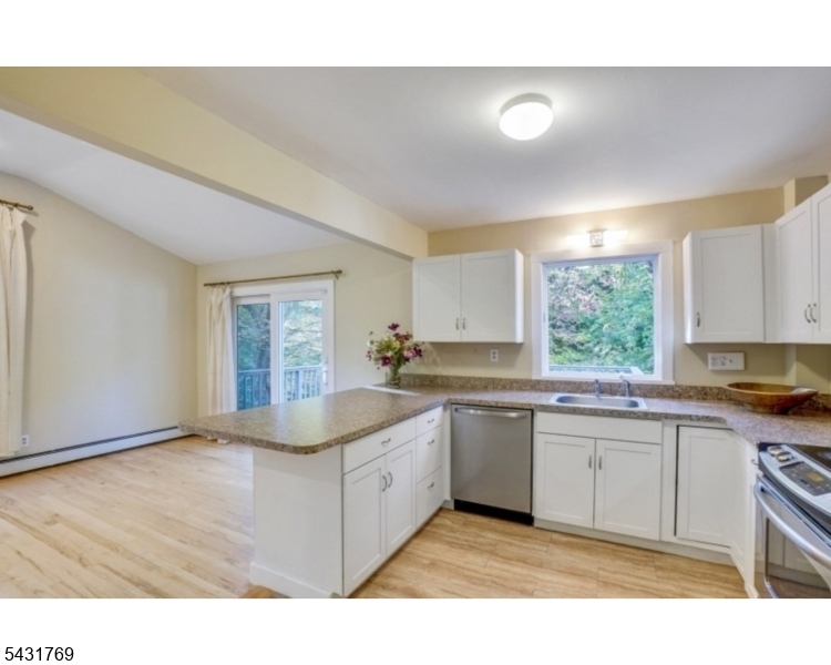 67 River Rd