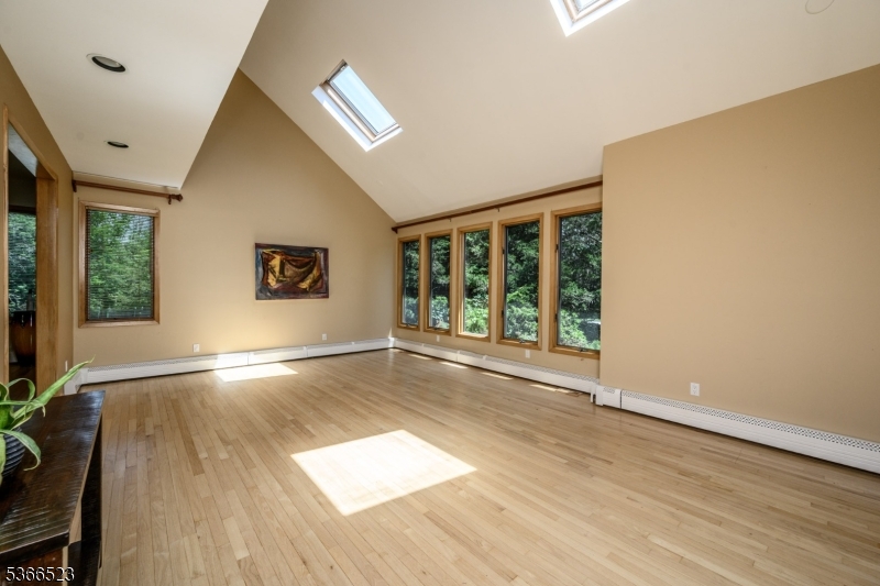 2 Malibu Dr