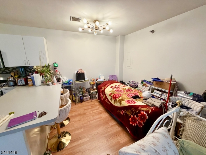 336 3B Bloomfield Ave 3B