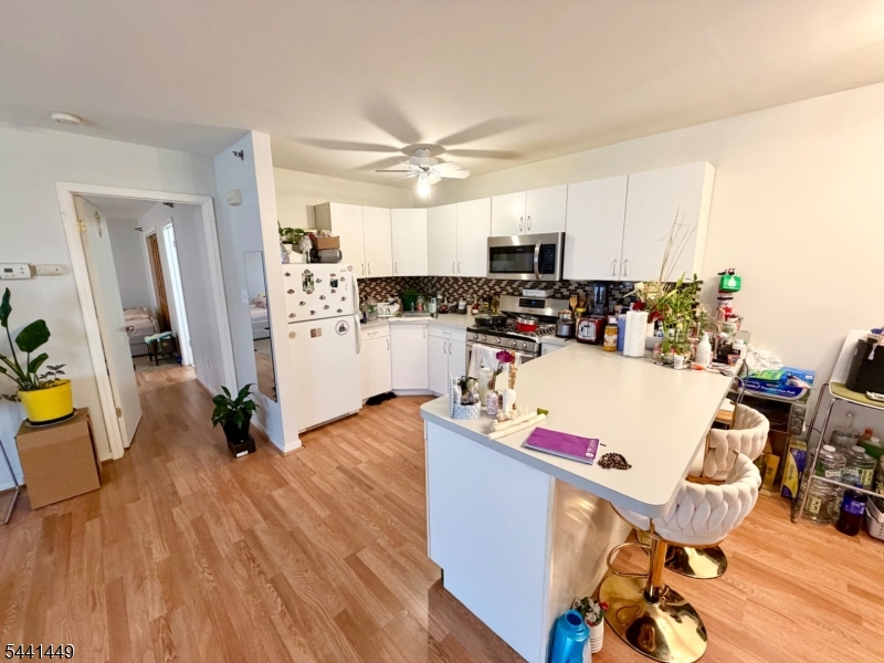 336 3B Bloomfield Ave 3B