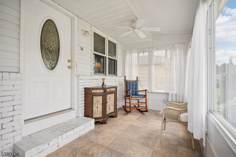 34 San Carlos St