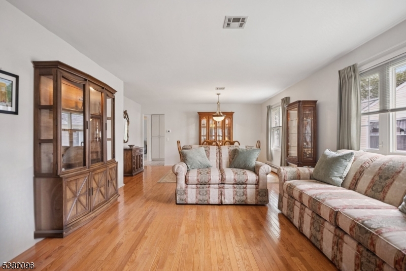 34 San Carlos St
