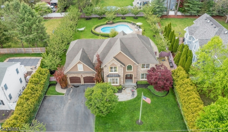 303 Rockland Ave