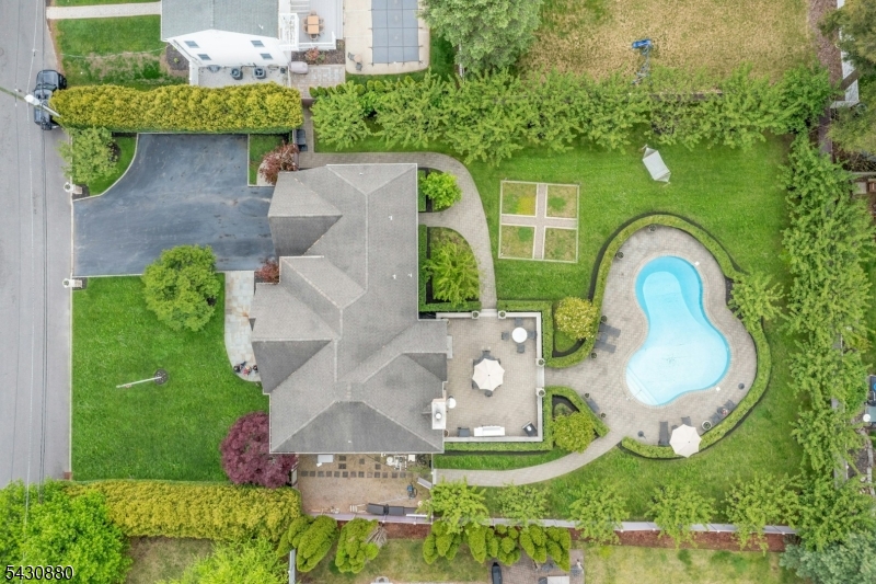 303 Rockland Ave
