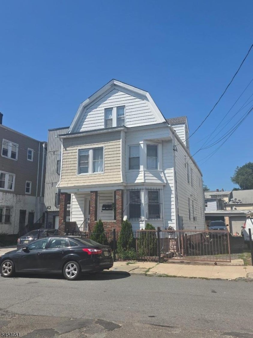 38 20Th Ave