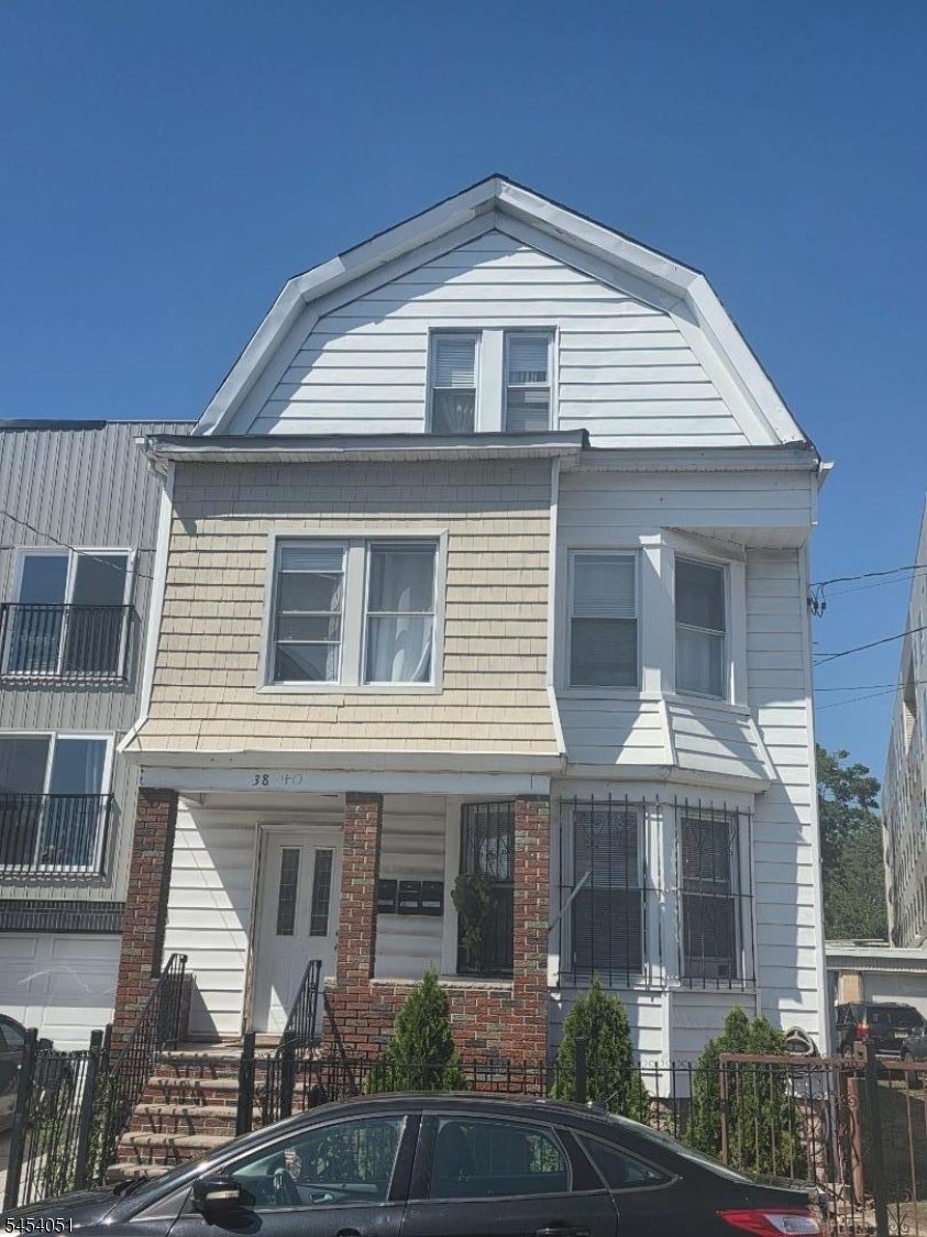38 20Th Ave
