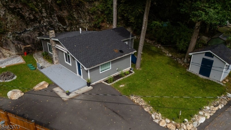 6 Oak Ln