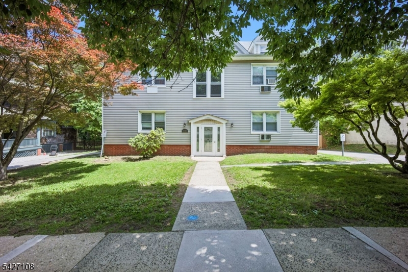 44-46 Gates Ave