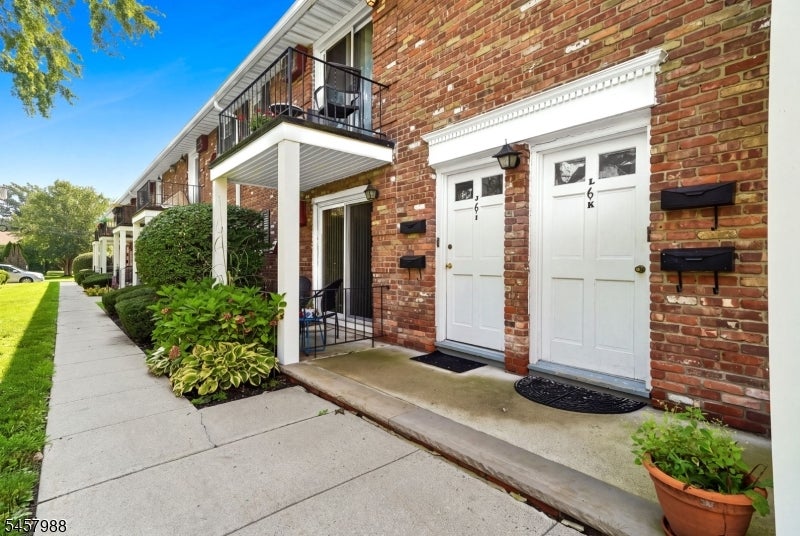 320 South Street 6L