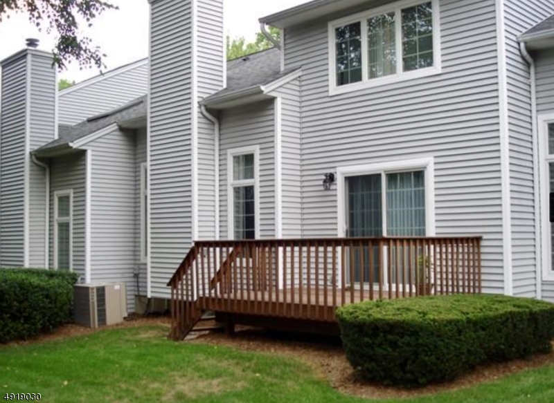 11 Schill Pl