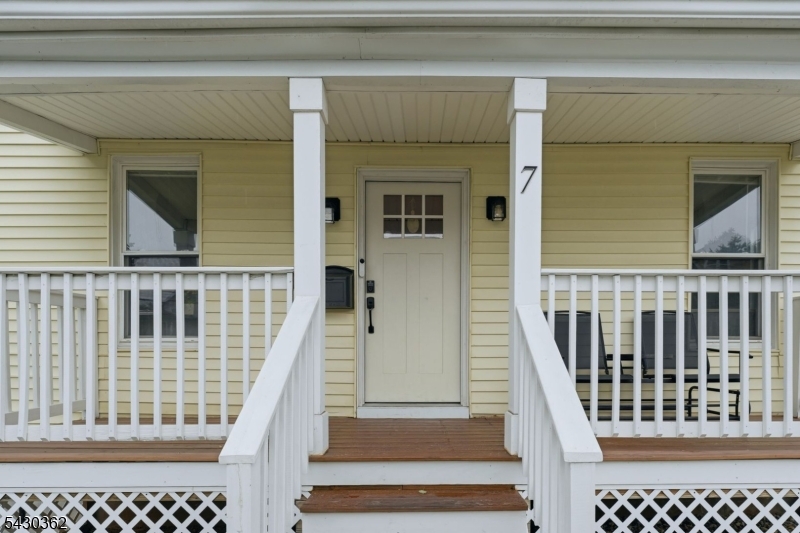 7 Fairview Ave