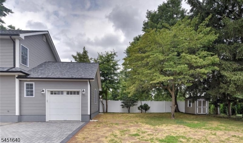 800 Drake Ave