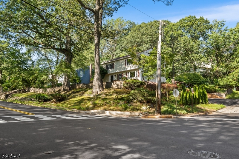 45 Puddingstone Dr