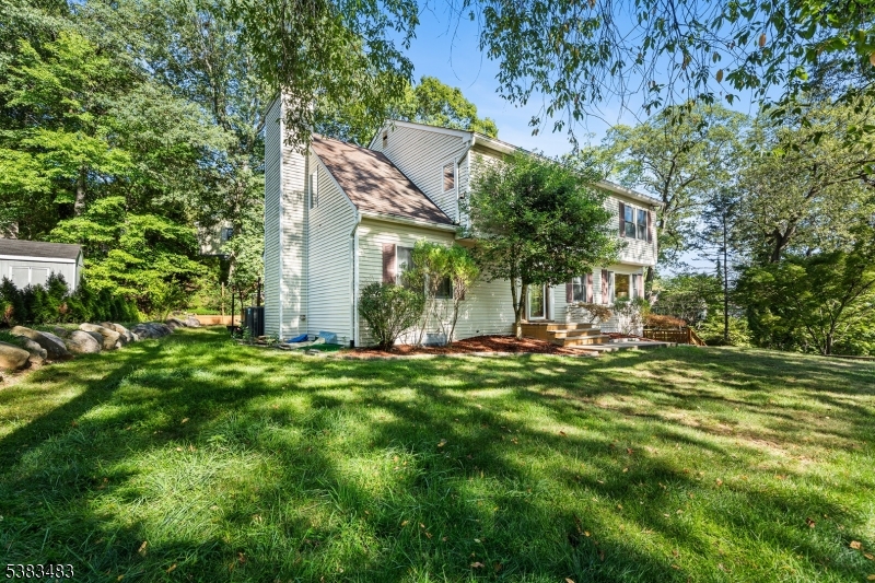 45 Puddingstone Dr
