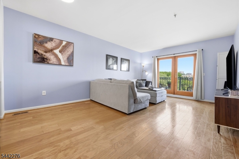 242 The Promenade 242