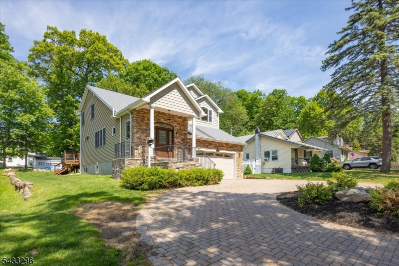 58 W Lake Shore Dr