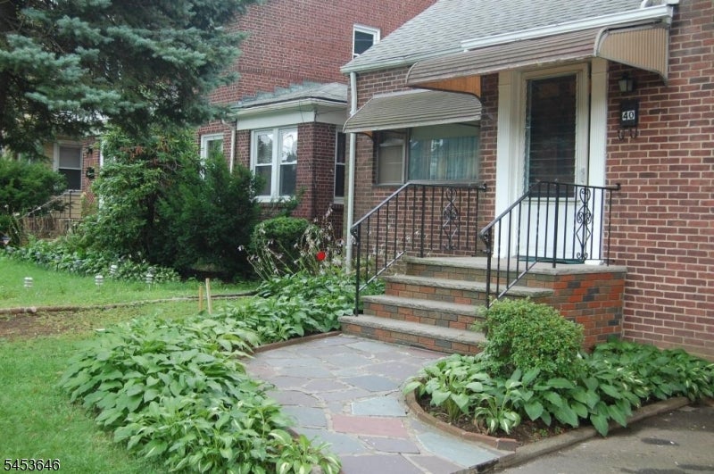 40 RIDGEWOOD AVE
