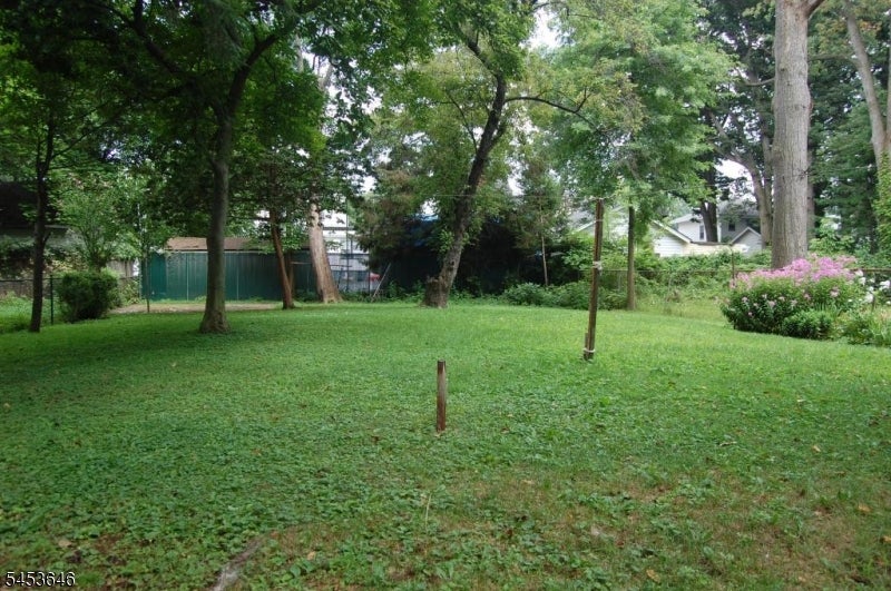 40 RIDGEWOOD AVE