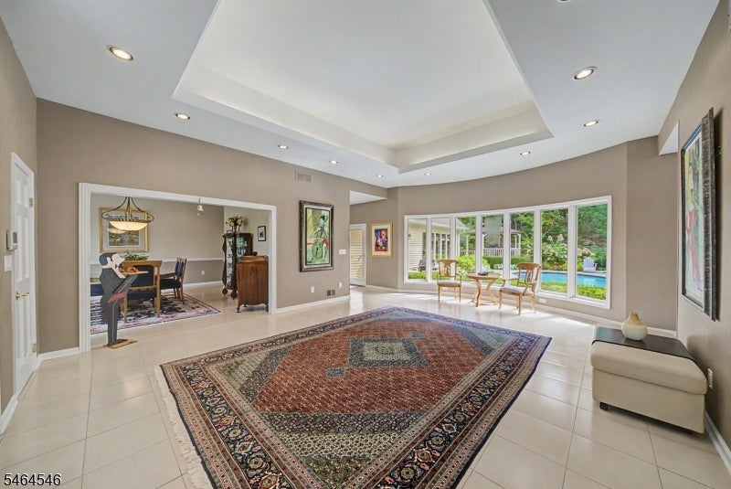38 N Ridge Rd